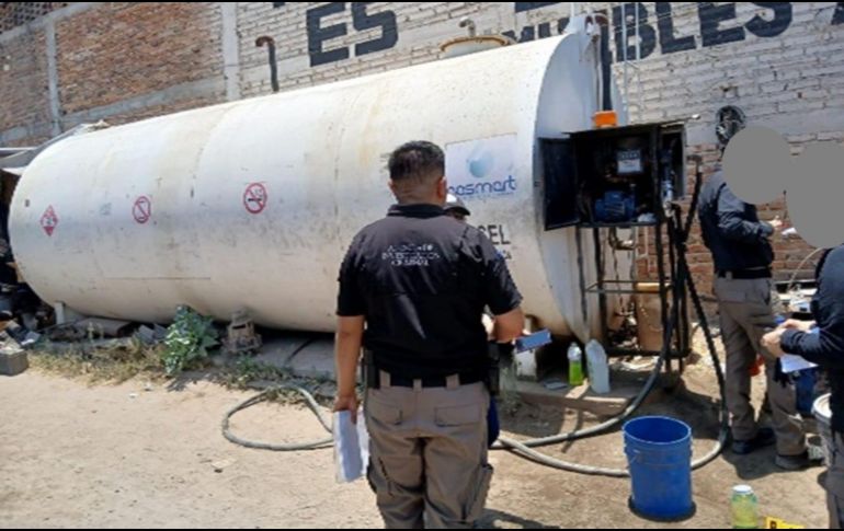 El segundo hecho en el poblado de Los Fresnos se localizaron cuatro tomas de combustible en el poliducto Salamanca - Guadalajara. ESPECIAL.