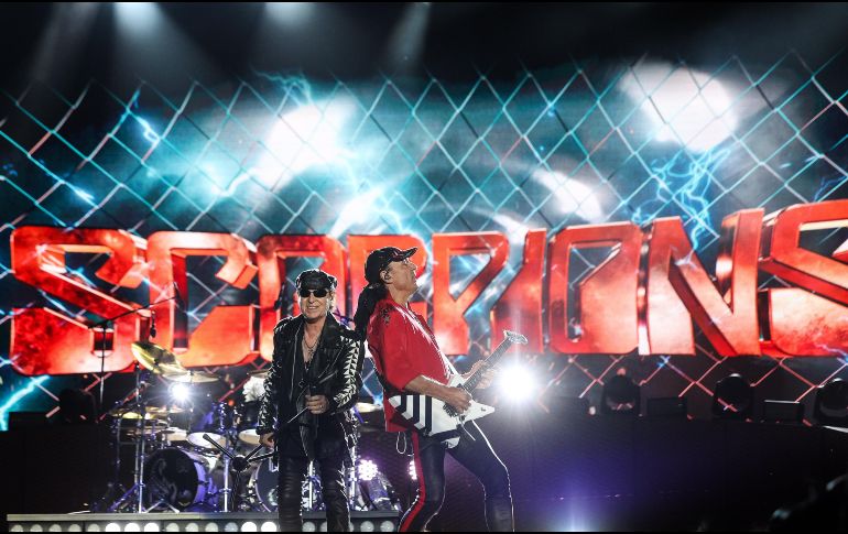 Scorpions abrió su repertorio con 'Coming Home'. EFE/TIAGO PETINGA