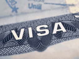 Si es la primera vez que solicitas la visa estadounidense, deberás asistir obligatoriamente a una entrevista. X /@USEmbassyMEX