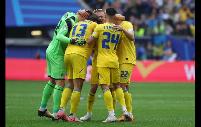 Ucrania se repuso de un gol inicial y un primer tiempo decepcionante para voltear el resultado frente a Eslovaquia. EFE / EPA / CHRISTOPHER NEUNDORF