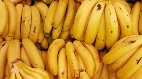 Nutriólogos recomiendan consumir plátano con moderación. ESPECIAL/Foto de Rodrigo dos Reis en Unsplash