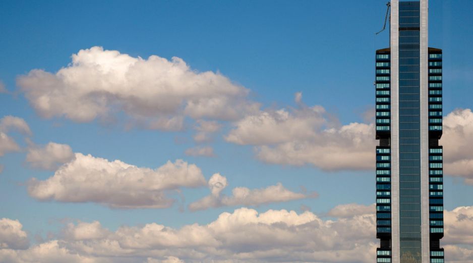 Para que se formen las nubes cumulonimbus se necesita que haya mucha humedad en el ambiente, una masa inestable de aire caliente, y fuerza para que la humedad suba al cielo. EFE / M. Mariscal