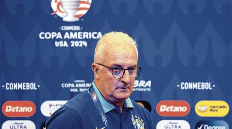 Dorival Júnior, técnico de la Selección brasileña, sabe de la importancia de arrancar con un triunfo en la Copa América. AFP/B. Mendes