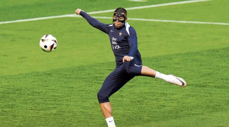 Kylian Mbappé no ha tenido retrocesos en su recuperación. AP/H. Ammar