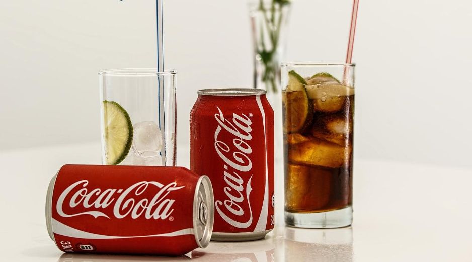 Los precios en productos Coca-Cola aumentaron debido al incremento del costo de materias primas. Pixabay.