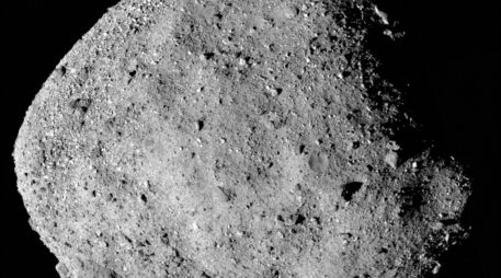 Fotografía del asteroide Bennu compuesta por 12 imágenes recopiladas por una de las cámaras de la nave espacial OSIRIS-REx. NASA/ Goddard/ University de Arizona. EFE