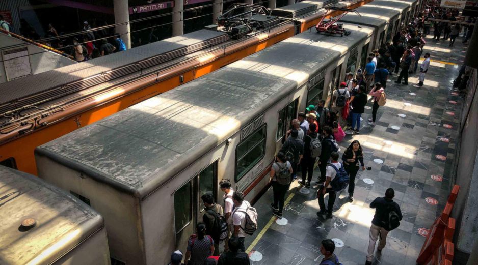 Debido a las lluvias, el Sistema de Transporte Colectivo Metro de la Ciudad de México reporta mayores tiempos de espera. SUN/ARCHIVO