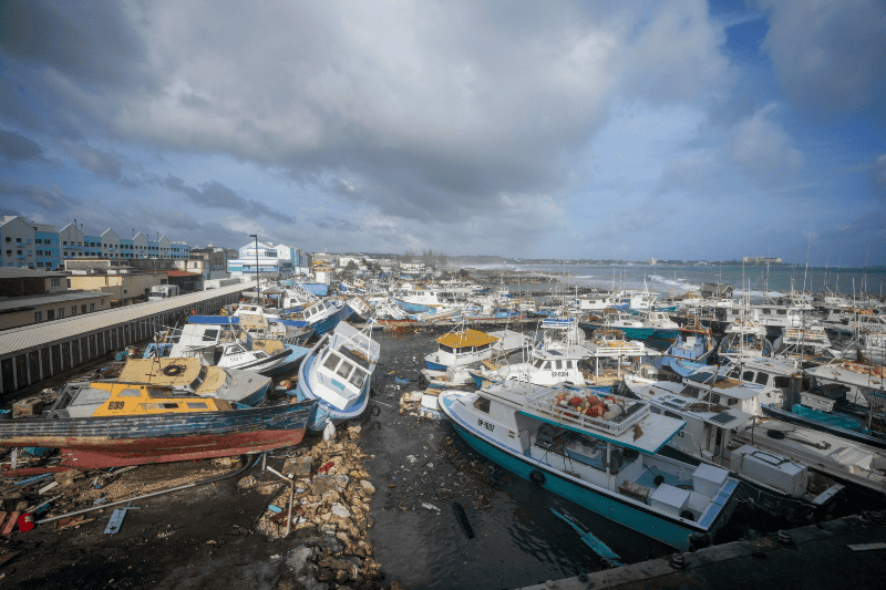 Grandes destrozos en embarcaciones por el paso de huracán 