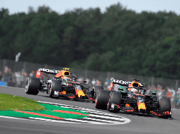 SERGIO PÉREZ. Red Bull cumplirá con la primera de las ocasiones en que los equipos deben enviar a la pista a un piloto que no tenga más de 3 carreras en la F1. EFE / ARCHIVO